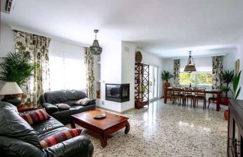 Newly furnished cozy house next to the beach - Foto 2