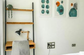 Modern 2 Bedroom with Superking Bed & Balcony views Near Wembley - Foto 15