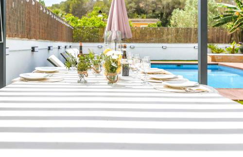 Tranquil large 6 bedroom family Villa sleeps 20 near sitges - Photo 40