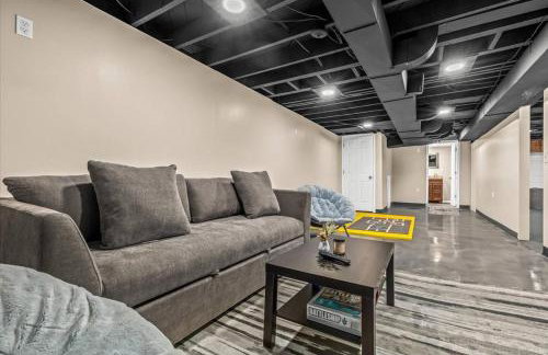 Newly Renovated 4 Bedroom 2 Bath Downtown Dearborn - Foto 25