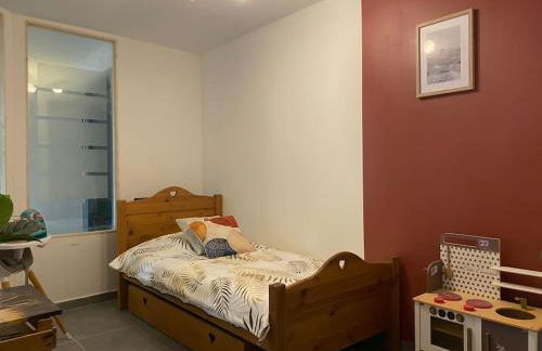 REZ de jardin moderne 4 chambres 8 personnes jardinet - Foto 17