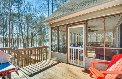 Lake Hartwell Retreat with 2-Tier Dock and Boat Slip! - Foto 28