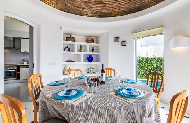 Arribas Villa - Photo 8