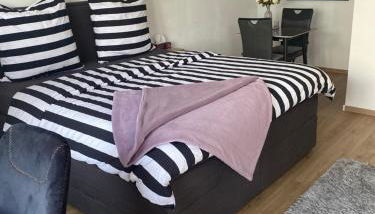 New komplett möblierte Wohnung-Zentral - Photo 4