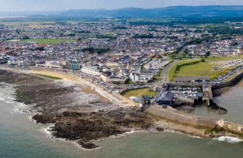 Comfy 4 Bed Home - Port Talbot - Perfect for Contractors & Families - Foto 31