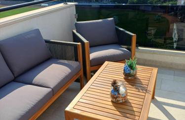 Apartments Mak & Lux - sea & sunset top view - Photo 3