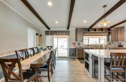 Spacious Tierra Amarilla Ranch House with Deck! - Foto 7