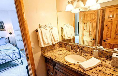 Bel Air of Big Bear - Fun & Tech & Massive Cabin - Foto 46