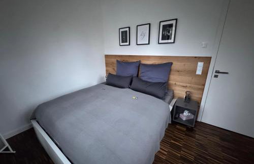 helle Ferienwohnung in Architektenhaus mit Garten und beheiztem Außenpool - Foto 2