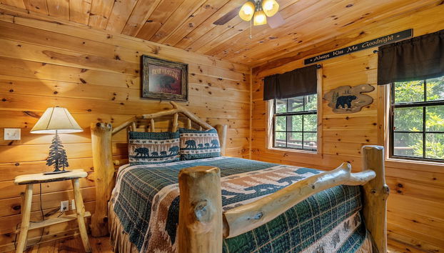 Secluded Memories 2 Bedroom Cabin by RedAwning - Foto 2, Habitación