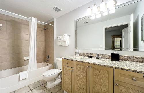 Spacious 3 Bed 3 Bath Luxury Condo 5 min from Disney - Photo 11