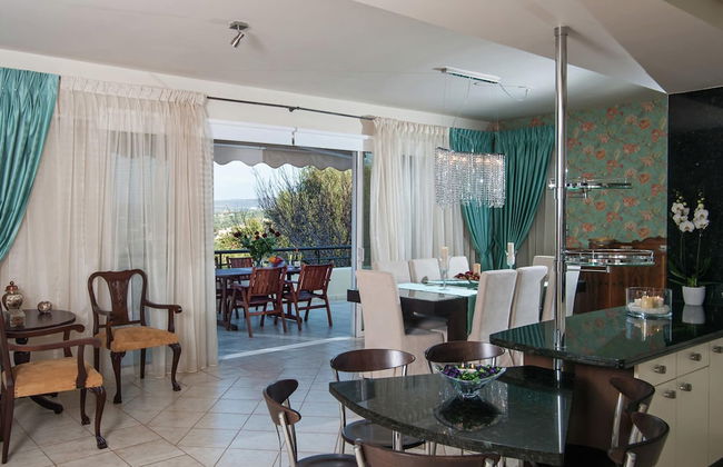 Villa With Private Pool, BBQ Area - Photo 22