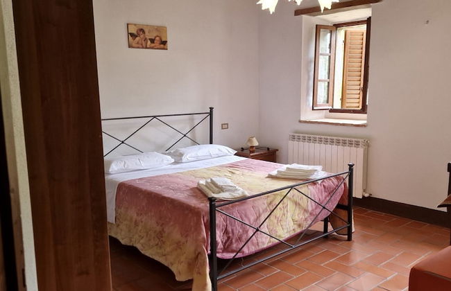 View of Monte Amiata for 3 Guests Agriturismo La Piaggia - Vivo D'orcia - Foto 2