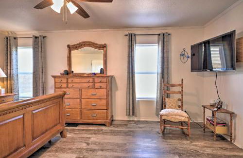 Peaceful Portales Escape with Patio and Grill! - Foto 12