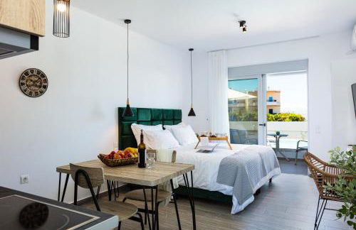 Evilio Suites, Inspired Family Retreat with Pool, Βy ThinkVilla - Foto 20