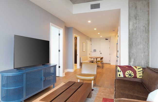 New Austin High Rise Near DT Luxe Amenities, Rooftop Pool, Gym+yoga Studio - Photo 14