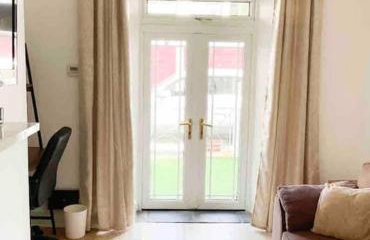 Lovely Two Bedroom Apartment, with private garden! - Photo 3