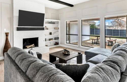 Jacuzzi Lakefront Home w/ Game room+play structure - Foto 12