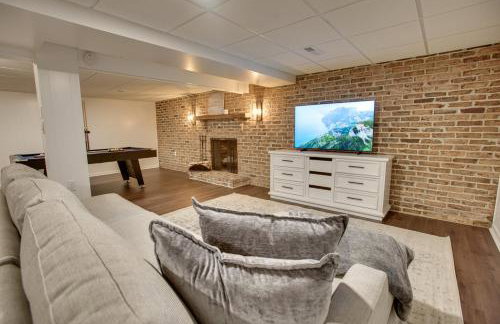 Zook Manor with Hot tub Firepit and Game Room - Foto 29