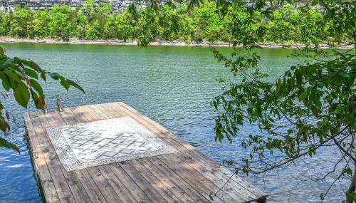 Kentucky Group Getaway with Dock and Lake Access - Foto 4