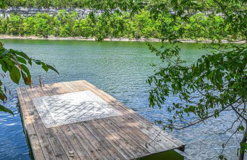 Kentucky Group Getaway with Dock and Lake Access - Foto 4