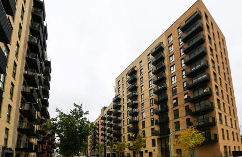 2BR Flat - Walk to Elizabeth Line - Free Parking - Foto 17