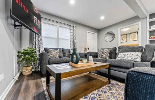 Newly remodeled Near Lake 4BR Hot Tub Navy Family home - Foto 6