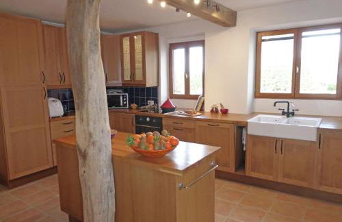 Luxurious Villa in Cazaubon with Swimming Pool - Photo 12