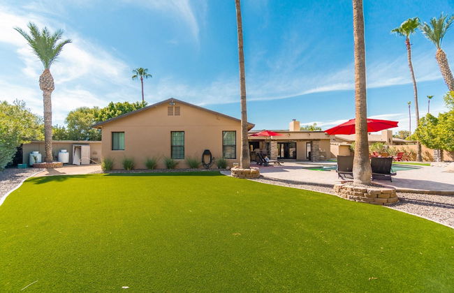 Sereno Ranch by Avantstay Sleeps 16! Outdoor Bar/kitchen, Pool, Fire Pit & Hot Tub! - Foto 18