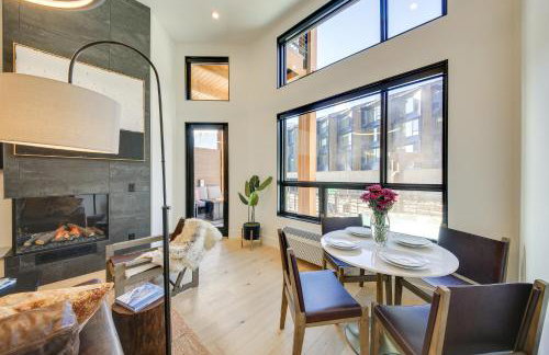 Luxe Schweitzer Condo with Hot Tub Ski-InandSki-Out! - Foto 5