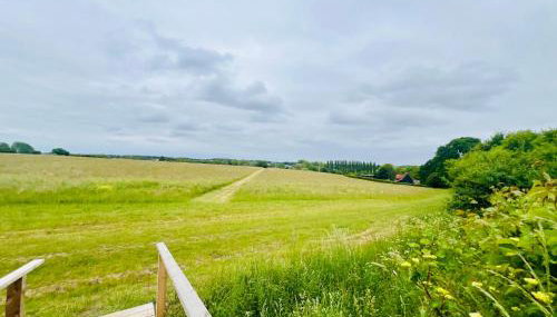 Romantic Cabin Retreat on 50-Acre Suffolk Farm - Foto 2