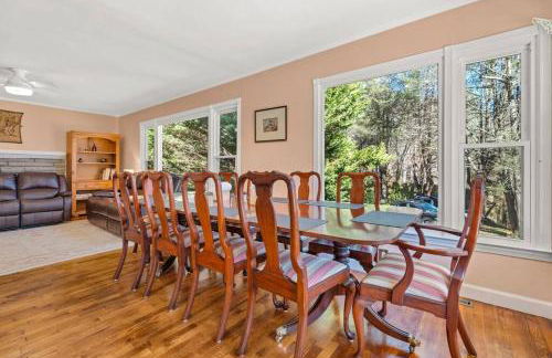 Serenity Views Retreat - Close to City and Parkway! - Foto 32