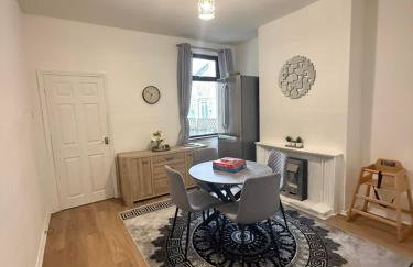 Cozee 2-bed in WV11 ideal for long work stays & relocation cls to New cross hospital M54&M6 - Foto 4