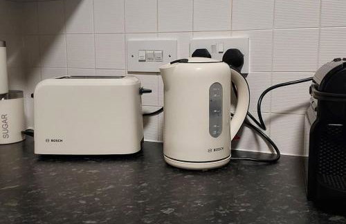 Large 2 bed flat in Bolton - Photo 9