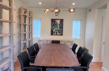 The Arts House - Private and Gated Home in Silver Lake with Pool & Views - Photo 8