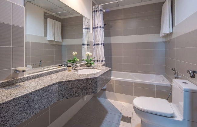 Top Rank 2BR in Trendy Jumeirah Village Triangle! - Photo 13