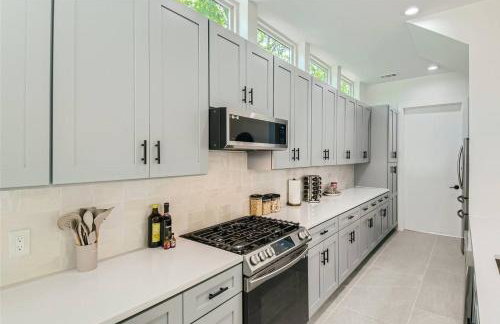 High-End 7 BDRM I Downtown Austin I Pool/Game Room - Foto 14