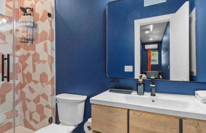 Spacious Group Home Near Rainey - Pool, Hot Tub - Foto 28