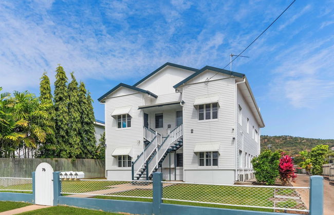 Townsville Suites - Photo 18