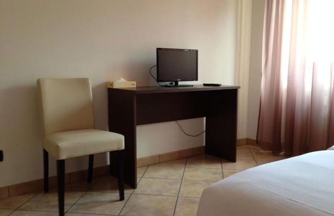 De La Tour - Photo 12