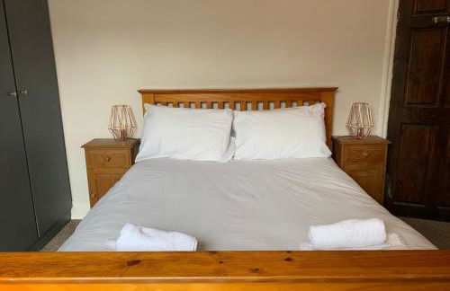 Beautifully Styled 2BR Home with Garden - Foto 11