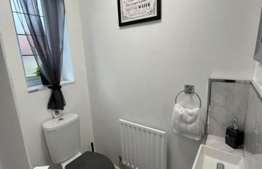 Lingfield House - Spacious 3 Bed Home From Home in Burton - Foto 13