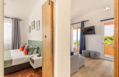 Coastal São Vicente Mountain & Sea View Hideaway with Free Parking - Foto 15