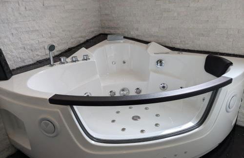 Altes Häusle am Waschbach Anno 1625 Ferienwohnungen und Doppelzimmer - Foto 2