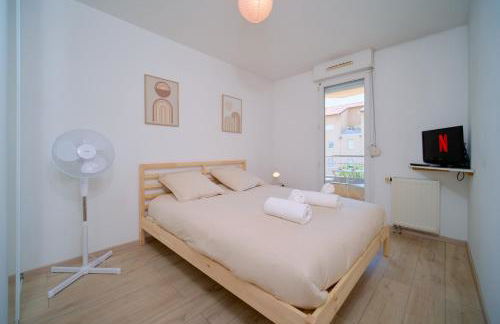 Bright, 2 bedrooms, central, garage and balcony - Foto 8