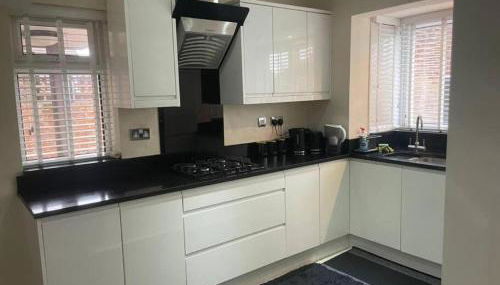 Charming House with Garden - Sleeps 6 & Parking - Foto 2