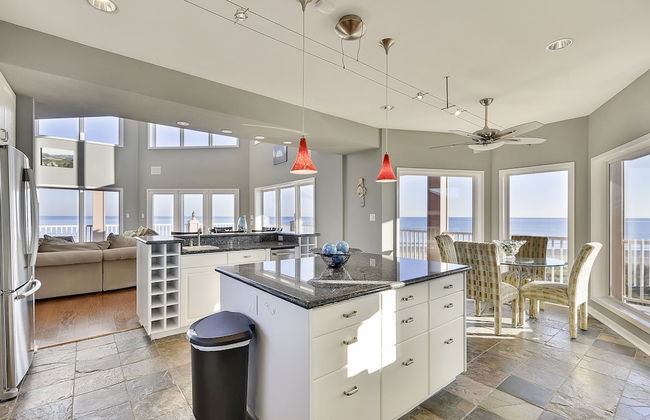 Chateau Soleil - Photo 10