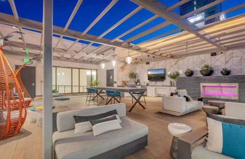 Modern Hollywood Home Sunset View & Free Parking - 10mins to Universal Studios - Foto 45