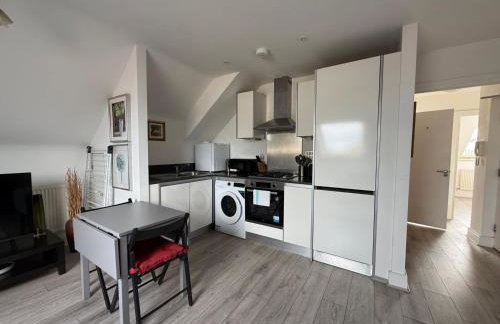 Egham Modern Two Bedroom Apartment - Foto 5