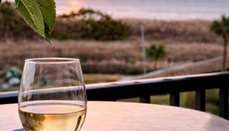 Top Floor Oceanview King Villa - Balcony & Steps to Beach - Foto 3